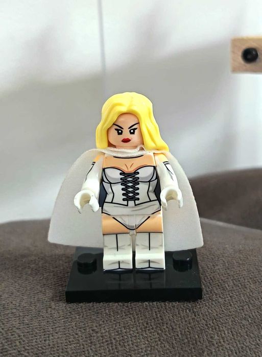 Miniaturas de Super-Heróis (9 peças)