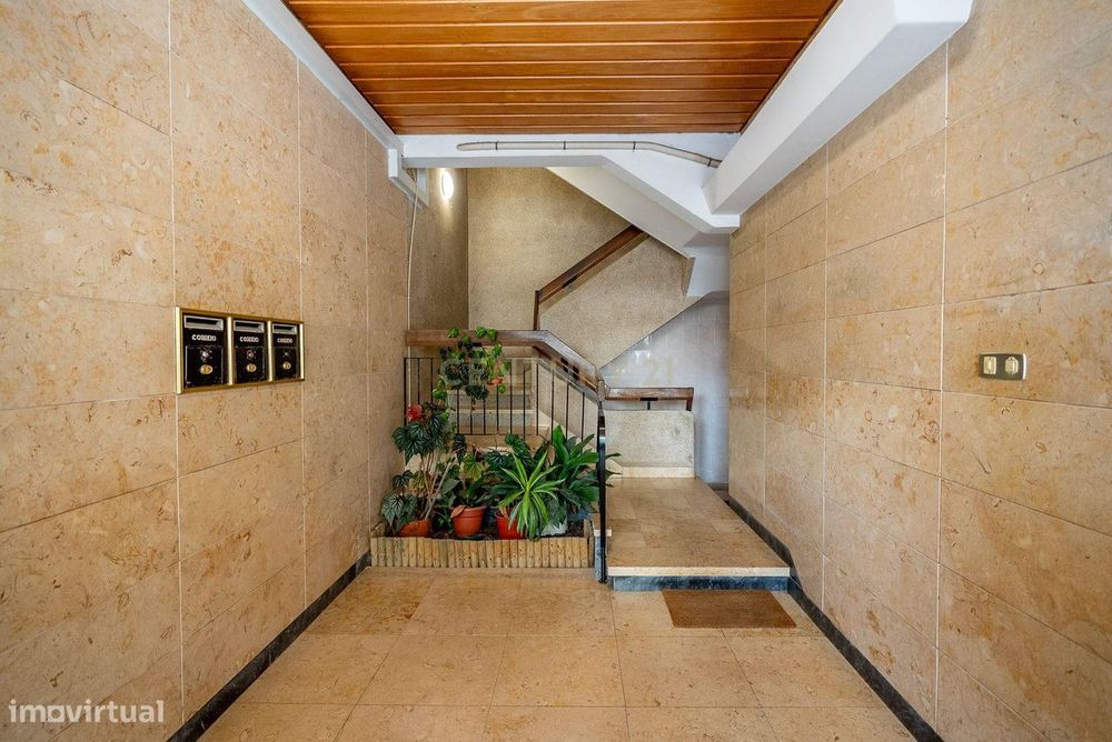 Apartamento T3 Totalmente Remodelado | 114 m² | Suite | Open Space | C