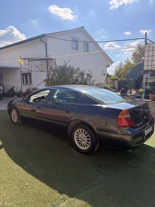 Chrysler 300M 2.7 V6 Automático – 180.000 km