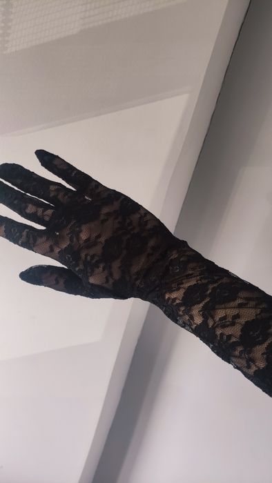 Rękawiczki długie eleganckie damskie koronkowe na studniówkę na wesele