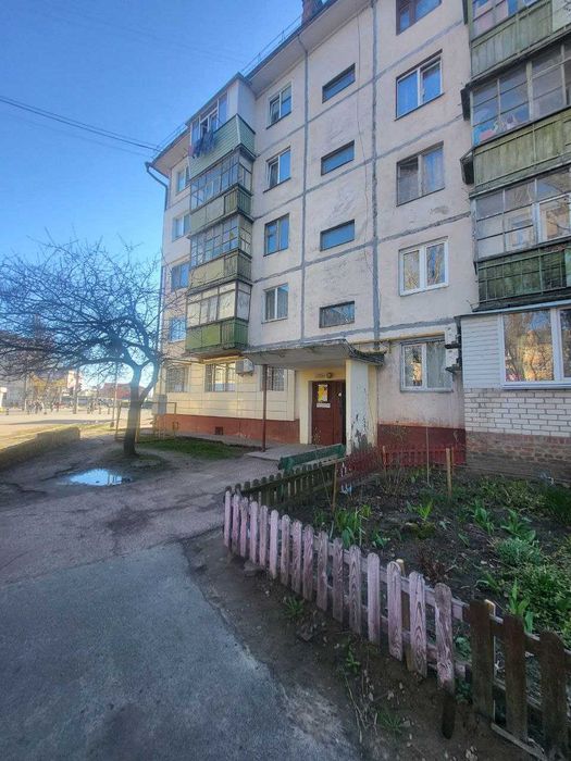 Продам 3 кімнатну квартиру в районі Танку.