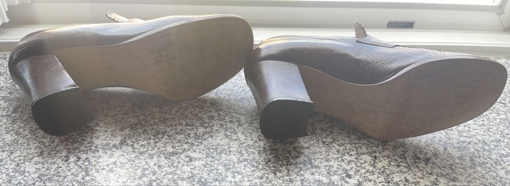 Sapatos cor castanho