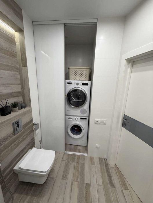 Продам 2 кімнатну квартиру в ЖК Вернісаж, Таїрова. Бонус - комора (281-171)
