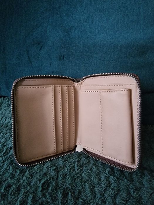 Mały portfel Guess z kłódką