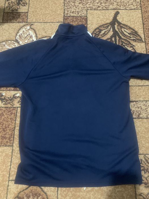 Кофта в гарному стані adidas