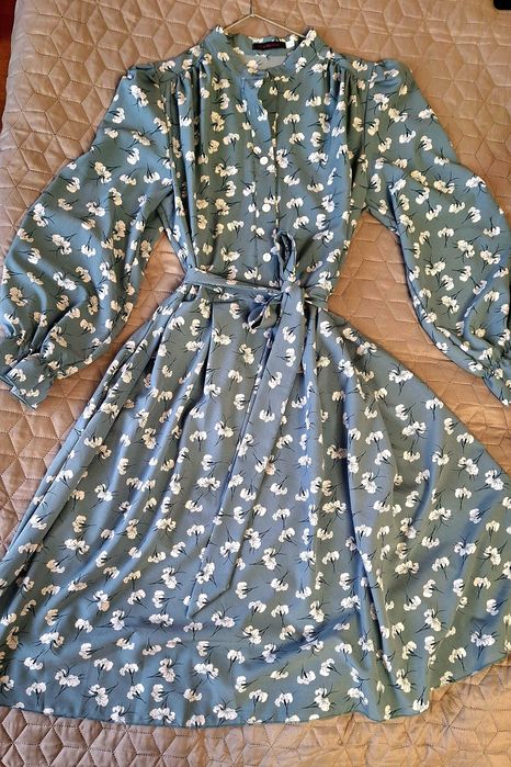 Сукня жіноча міді