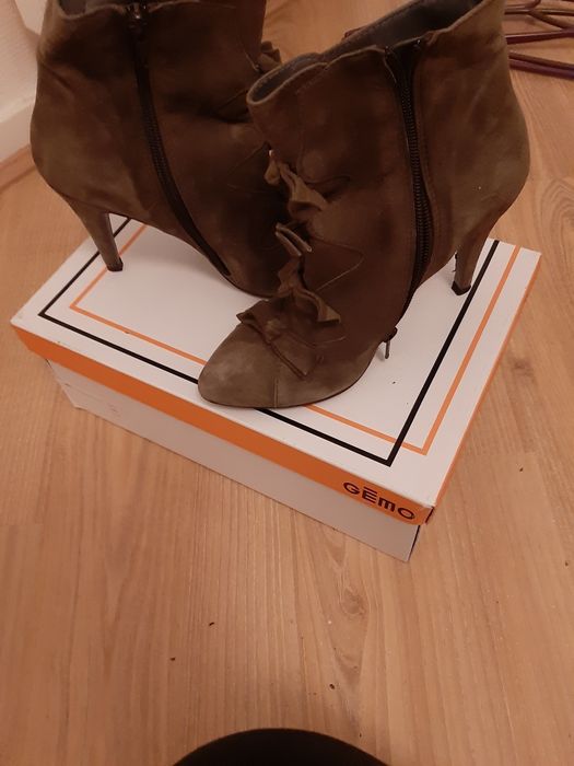 Botas em bom estado nr37