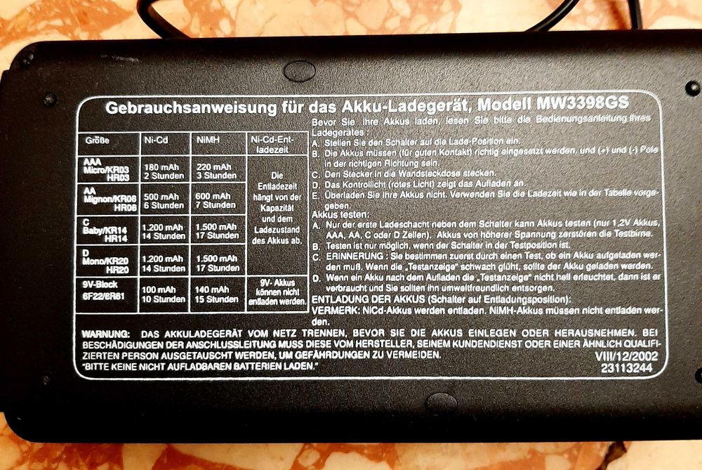 Зарядное устройство фирмы FiF (Германия).