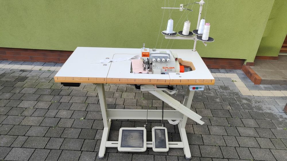 Maszyna krawiecka owerlok SIRUBA