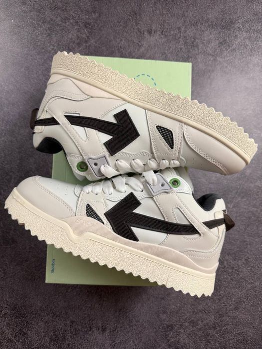 Off White Sponge Mid Top White Black