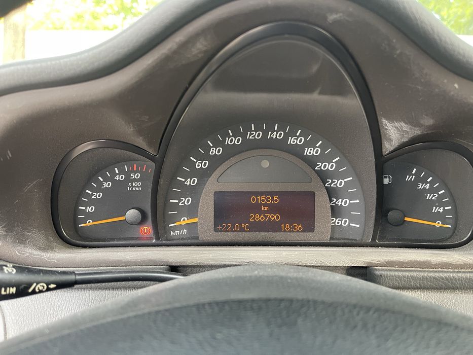 Mercedes C220 CDI Sport Coupé nacional (W203)