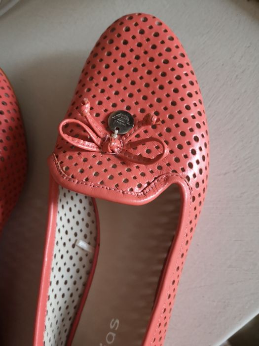 Baleriny damskie ażurowe, skórzane buty Wojas 38/jak nowe