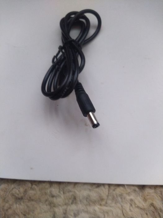 Кабель на 12 вольт до роутера.