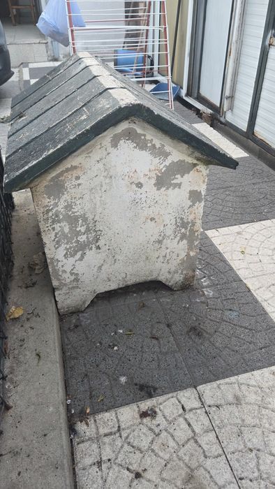 Casota para cão em pedra
