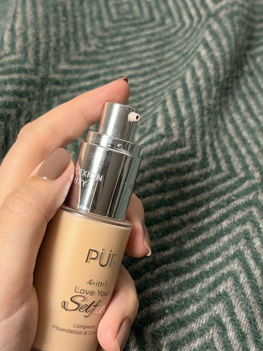 PÜR Długotrwały podkład i korektor do makijażu