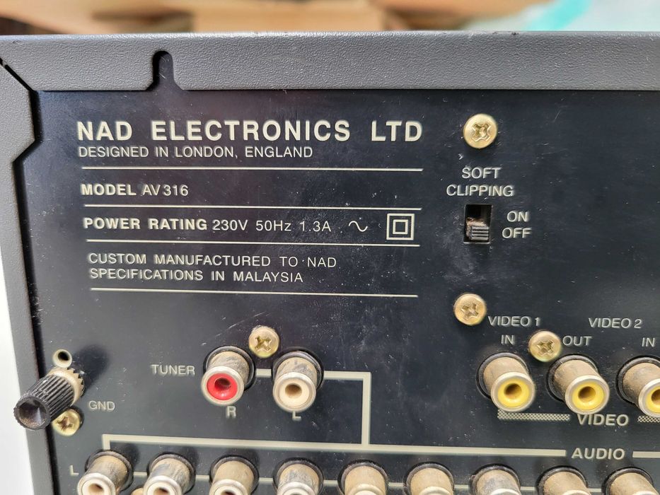 NAD av316 Amplificador 5.1