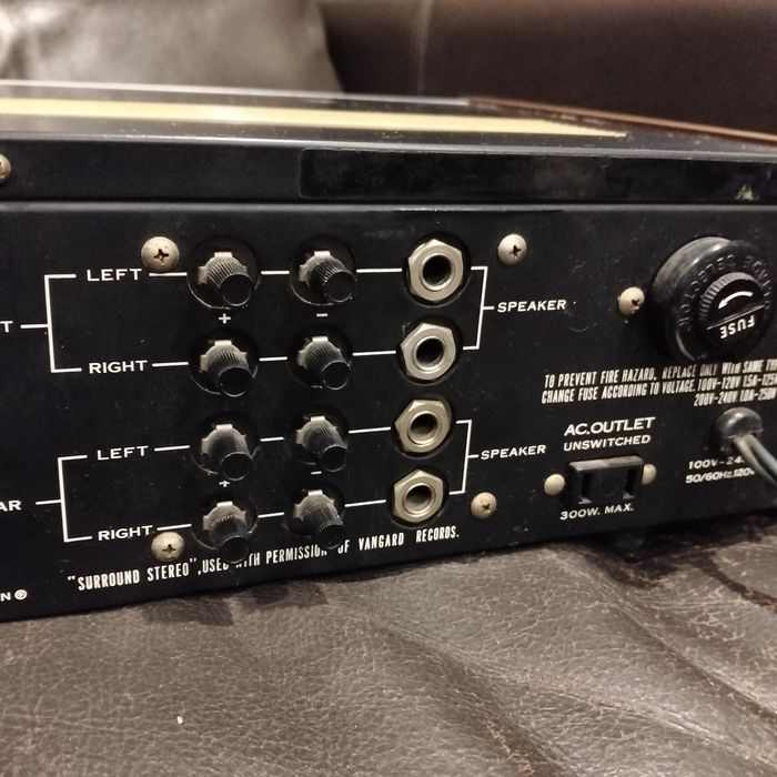 Amplificador Akai AA-6100