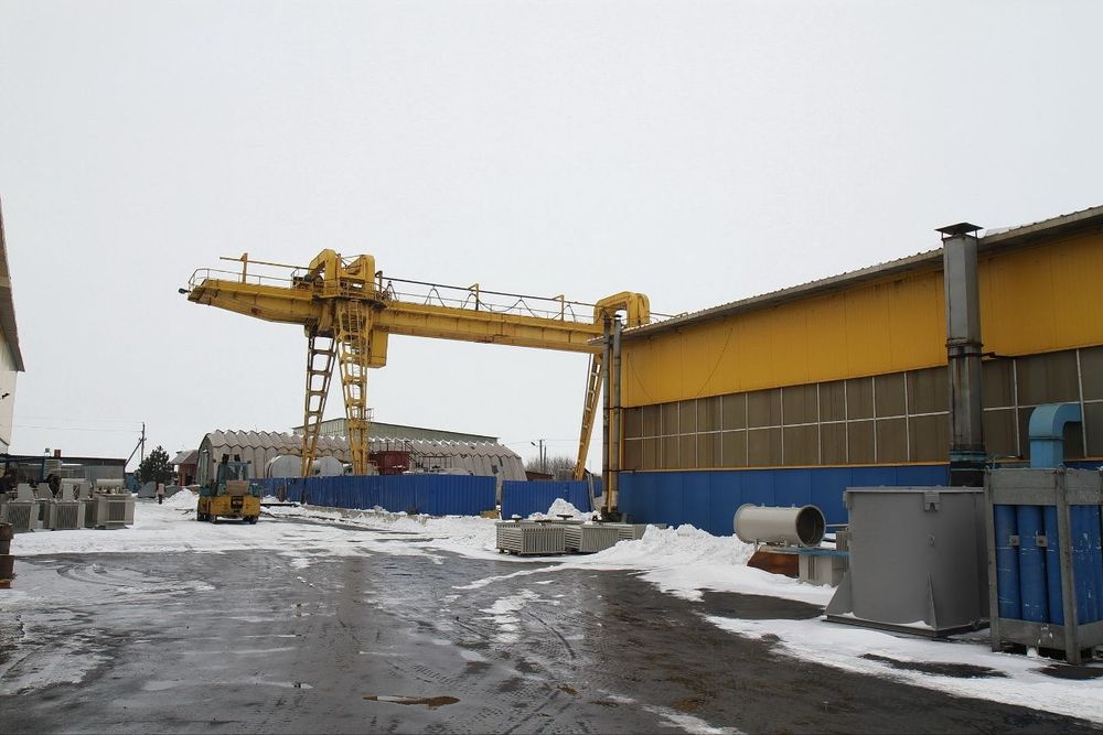 Завод на фасаді траси Запоріжжя – Дніпро [H–08].