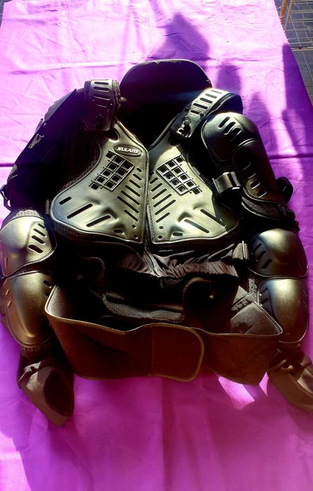 Diverso equipamento motocross