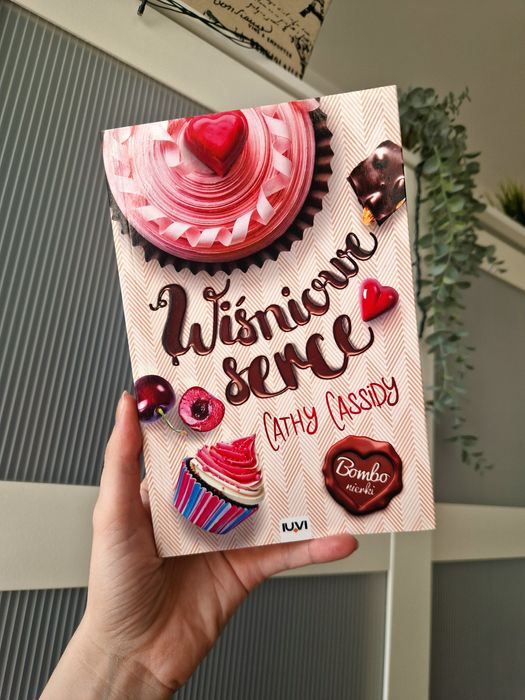 Książka młodzieżowa Wiśniowe serce, Cathy Cassidy, BOMBOnierki, The Ch