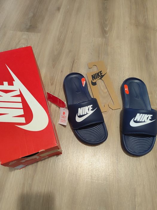 Klapki Nike vuctori one slide 40 granatowe