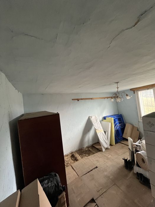 Будинок з земельною ділянкою