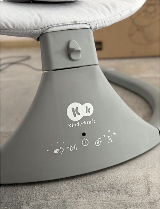Заколисуючий центр kinderkraft lumi 2
