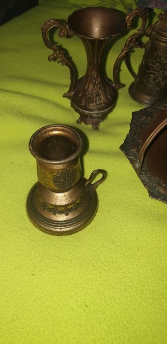 Várias peças antigas decorativas