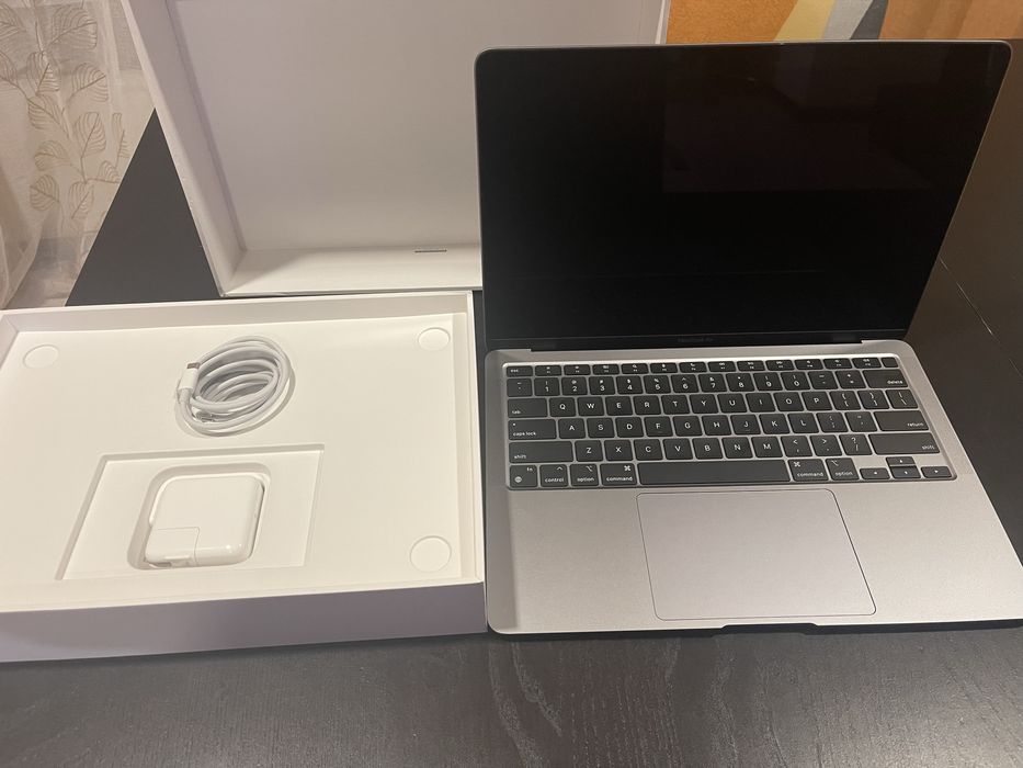 MacBook Air 13” M1 – 8GB / 256GB – Como Novo + Caixa