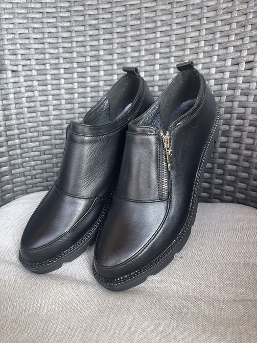 Кожаные туфли лоферы 39