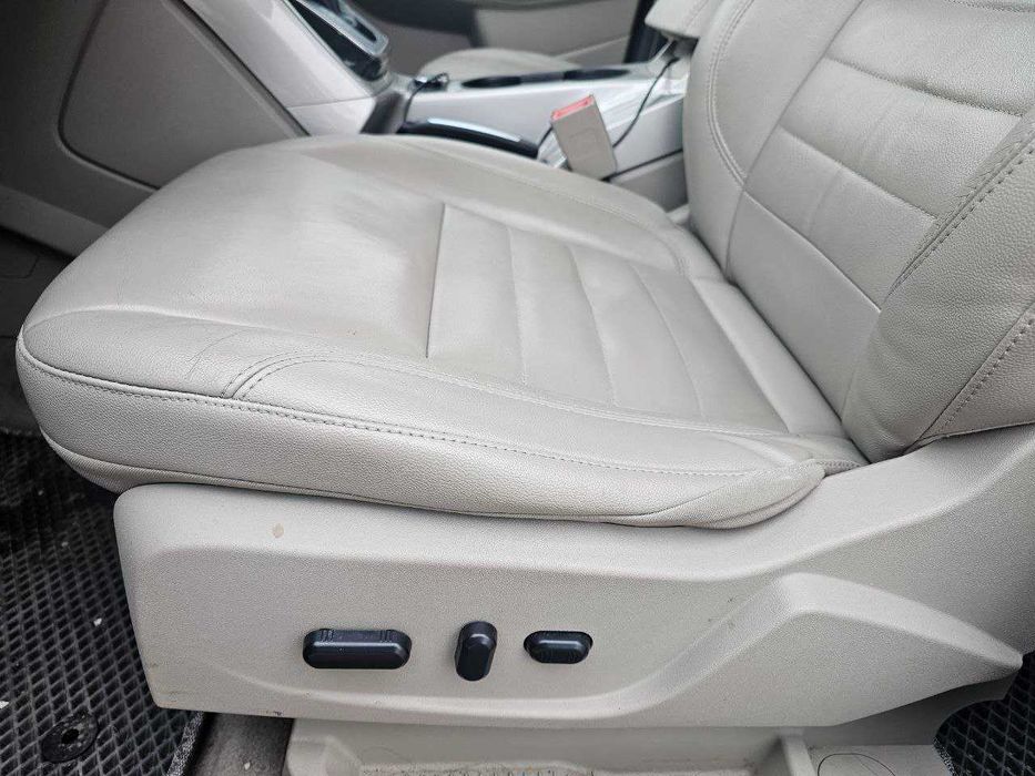 Ford C-Max  2015-Ford-C-Max-PLug-In