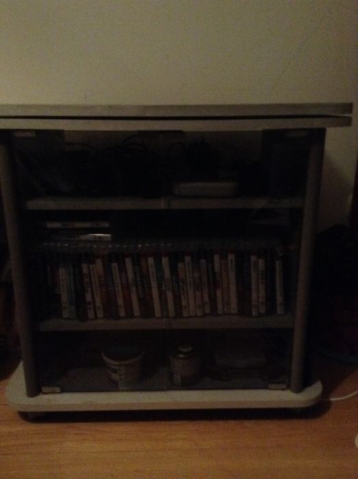 Movel tv com portas em vidro