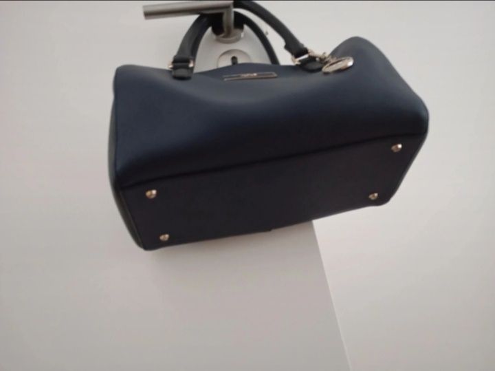 Mala DKNY pele saffiano como nova