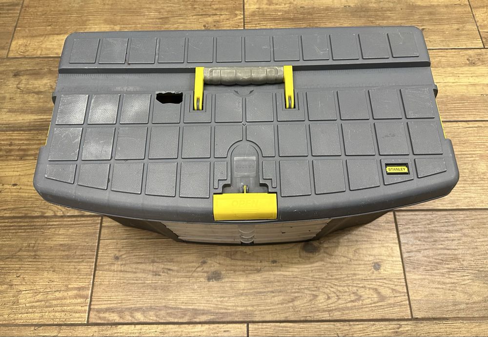 Skrzynia narzędziowa STANLEY 24”