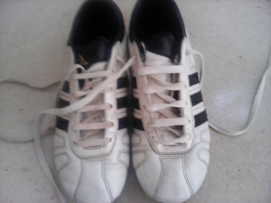 Chuteiras futebol da marca Adidas, n.º 36