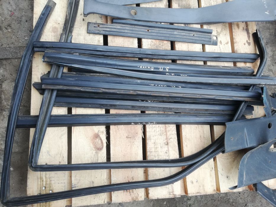 Пластик салону/карти/пластик стаканів, уплотнітєль Ваз 2108-15. Шрот