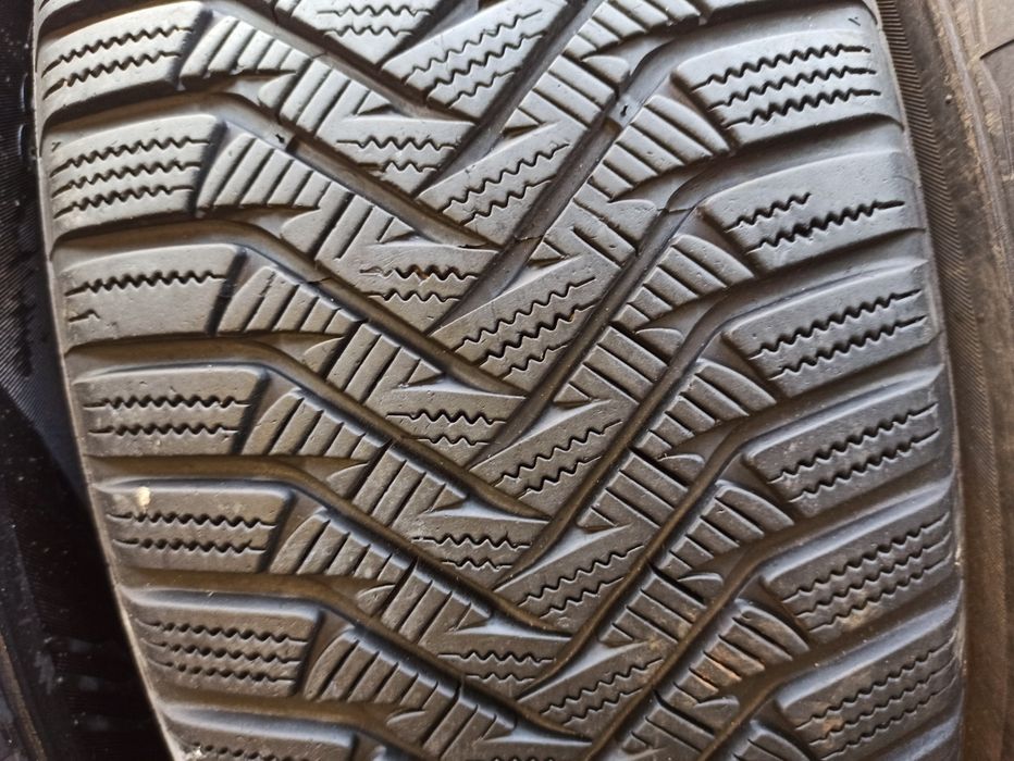 Зимняя резина 235/65 R17 Laufenn I-Fit