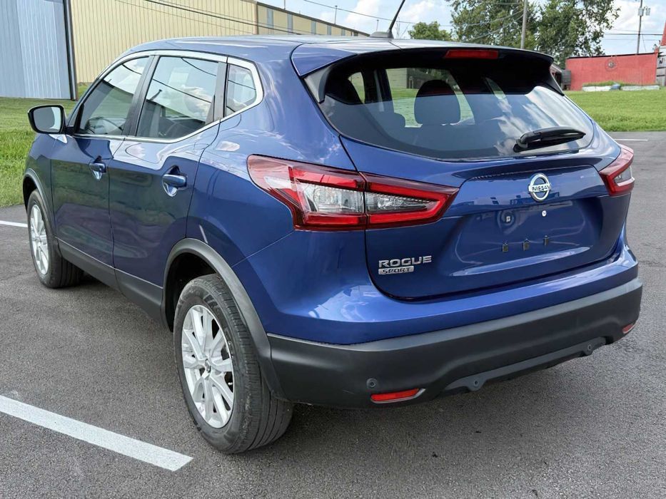 Nissan Rogue Sport S      2022