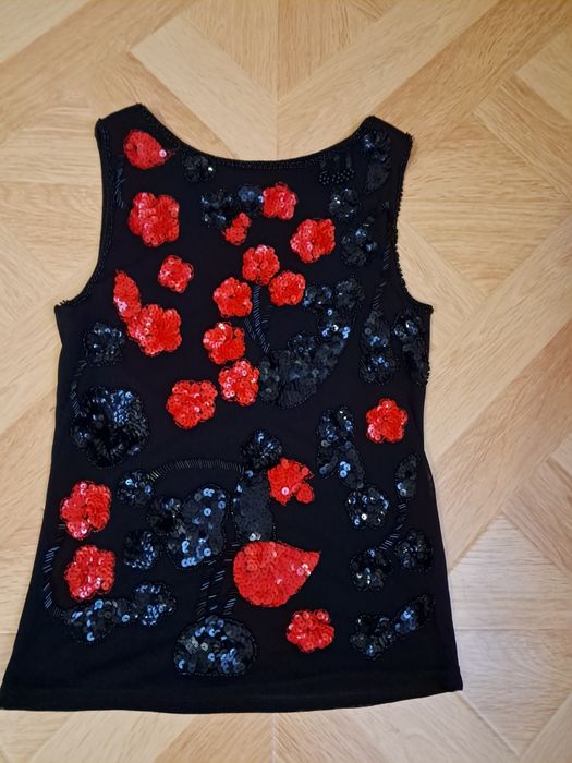 Елегантна жіноча майка