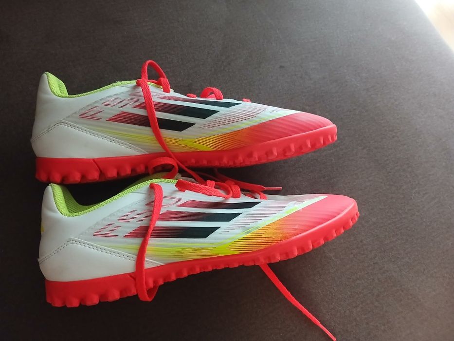 Turfy piłkarskie Adidas F50 Turf  rozmiar 41,5