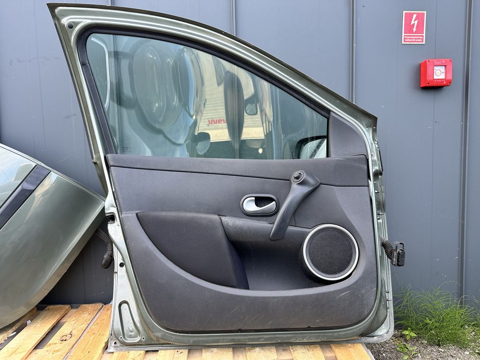 Drzwi Lewe Przód Prawe Tylne Clio III HB Kombi TEC67  05-12r