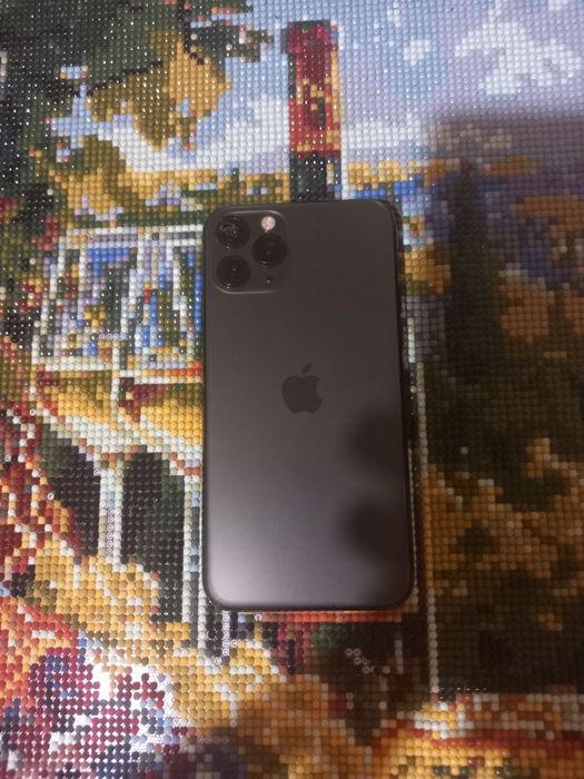 Apple 11 Pro.