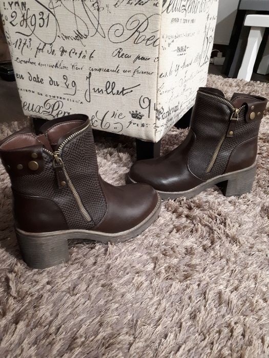 Botas/botins castanho BATA