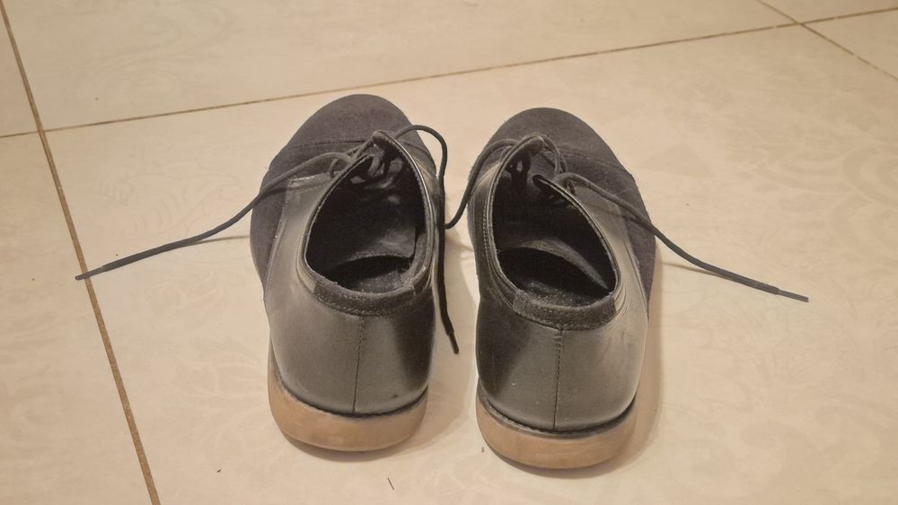Buty Zara Man skórzane z Portugalii roz. 43