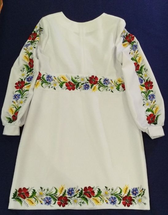 Вишите бісером плаття