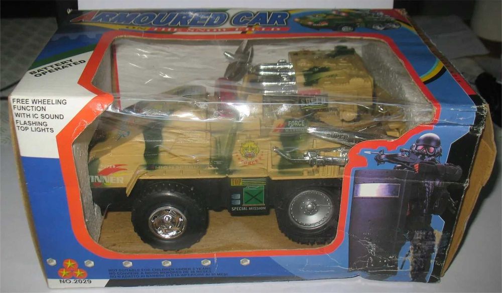 Armoured Car - On the Snow Field (similar a Snow Cat GI Joe)