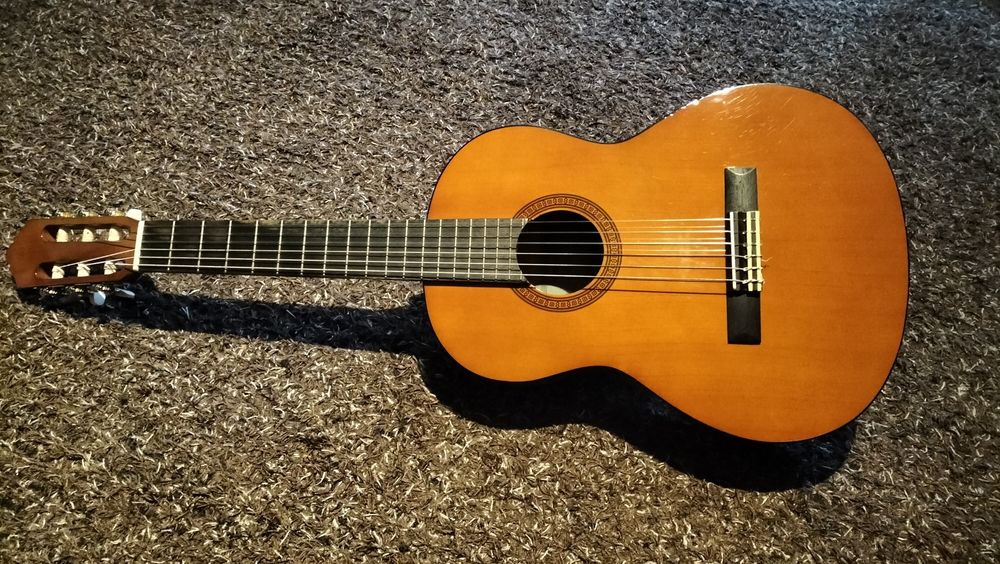 Guitarra Clássica Yamaha CGS102A (Tamanho 1/2) + Saco