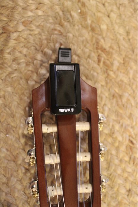 Guitarra Yamaha C40