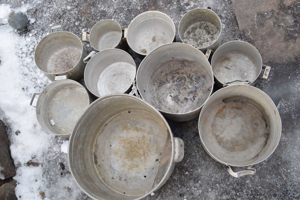 Алюмінієві ємності форми чугунки макітра кастрюля столові миска бідон