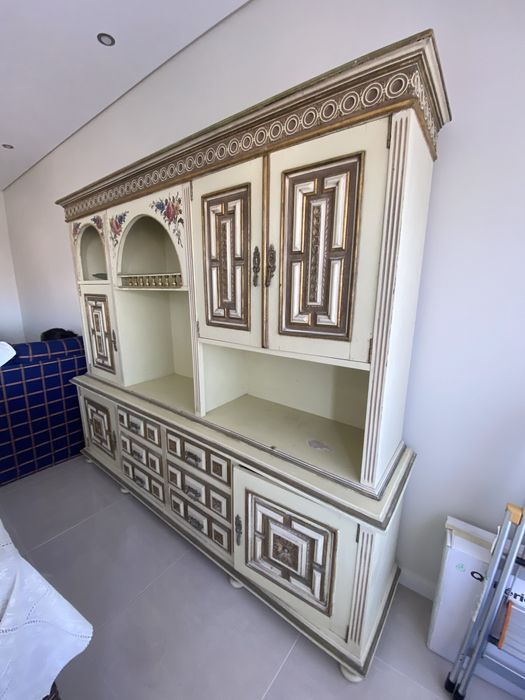 Movel de sala vintage  em madeira pintada a mão
